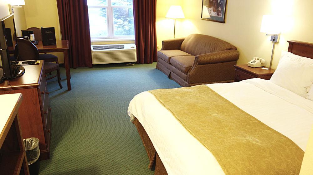 Country Inn River Falls Экстерьер фото