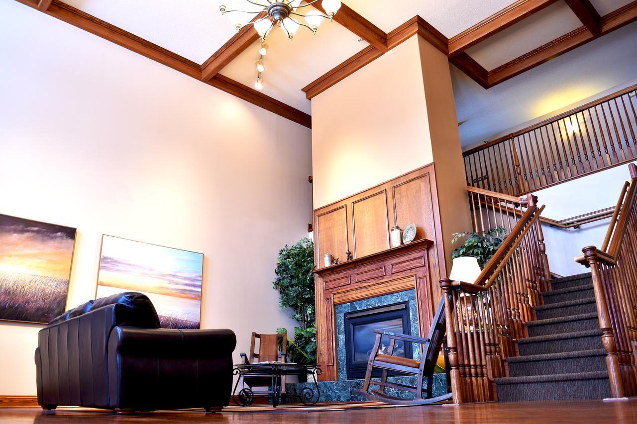 Country Inn River Falls Экстерьер фото