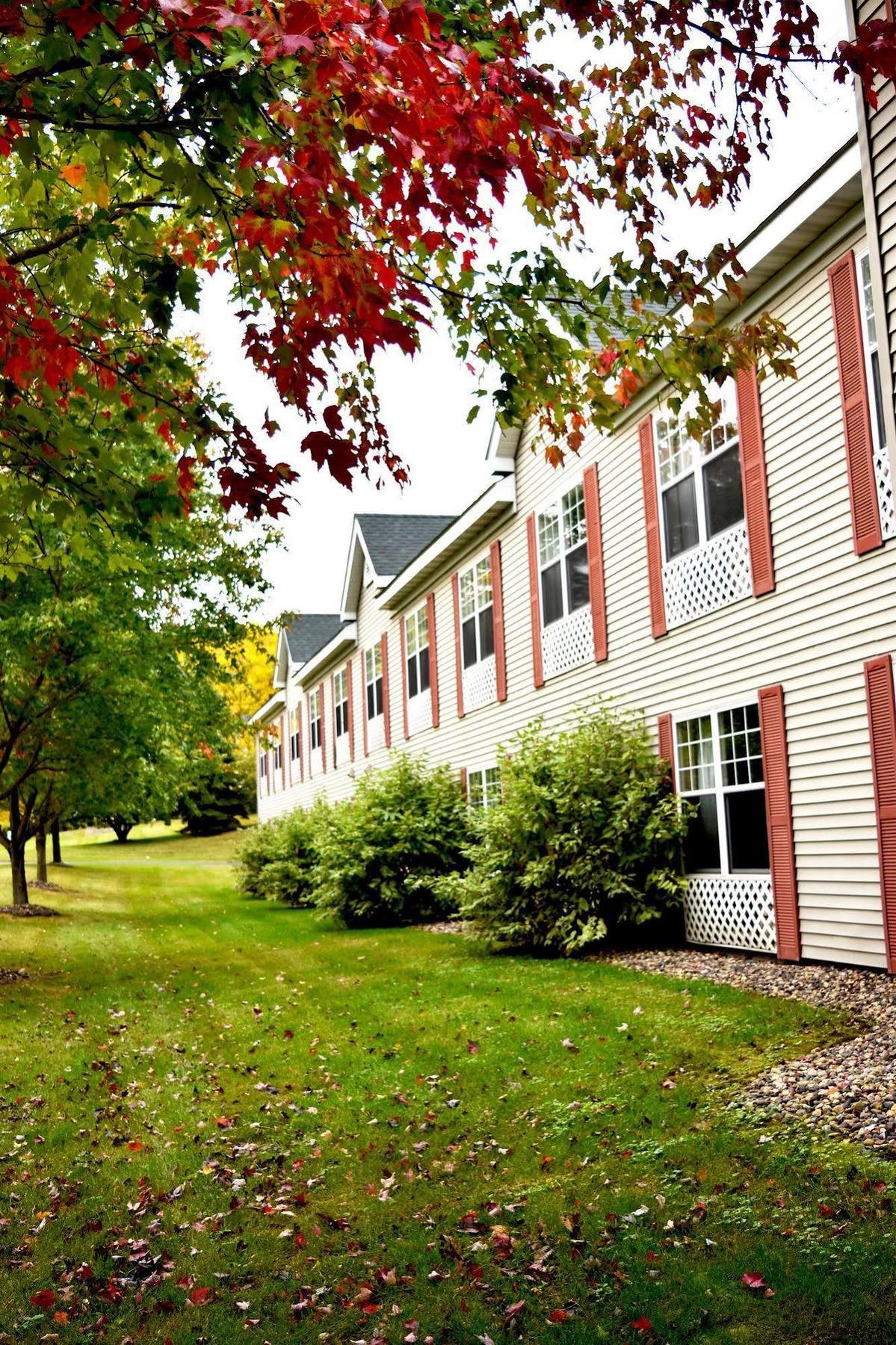 Country Inn River Falls Экстерьер фото